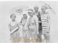 昭和7年ごろ　海水浴の女性たち。宇土郡の長浜海岸　※写真集・熊本１００年