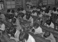 ソロバン、読み上げ算を練習する児童＝宇土郡三角町の戸馳小学校