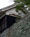 台風の影響で白壁の一部がはがれ落ちた国指定重要文化財の五間櫓