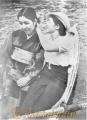 昭和12年6月　ボート遊びの女性。熊本市の江津湖　※写真集・熊本１００年
