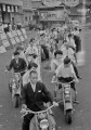 スクーターパレード＝熊本市内
