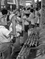 冷たくておいしいラムネ＝熊本市下通