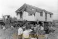 少年の町に在日米軍がプレゼント＝熊本市。野中にポッカリ建った十五坪の家。