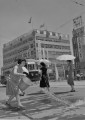 「街の中の散水」＝熊本市手取本町