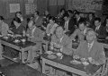 保護者の給食試食会＝熊本市の白川小学校