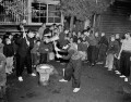 みんなで餅つき＝熊本市