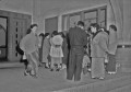 官公庁ボーナス日、職場に押しかけた集金の人たち＝熊本市花畑町