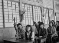 障子窓の教室＝宇土郡不知火町の松合小学校