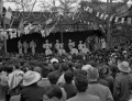 人吉温泉祭り、人吉券番の手踊り＝人吉市の人吉城跡