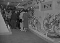 ズラリ最新の”銀輪”　全国自転車展示会＝熊本市下通の大洋デパ