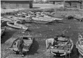 操業できずつながれたままの漁船＝水俣市八幡の水俣川河口付近（