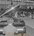 高森小学校のピアノ開き＝阿蘇郡高森町