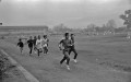 ぼくらのスポーツ　長距離走に挑戦する生徒たち＝熊本市京町の京