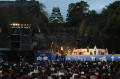 お城まつり開幕のあいさつをする三角市長＝熊本市の熊本城