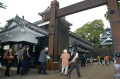 熊本城を訪れた観光客　連休スタート＝熊本市