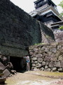 本丸御殿からの脱出ルートの１つと推測される「石門」＝熊本市の