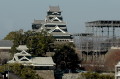 ほぼ出来上がった飯田丸五階櫓（画面左下）と、工事中の本丸御殿