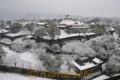 県内大雪。一面の雪景色となった熊本城や本丸御殿一帯＝１３日、熊本市
