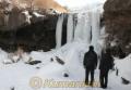 凍りついた仙酔峡の滝＝阿蘇市