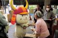 ひこにゃん避難者励ます